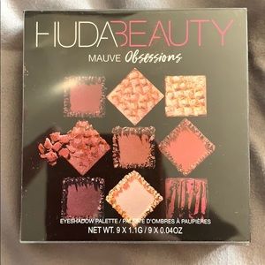 Huda beauty mauve obsession eyeshadow palette